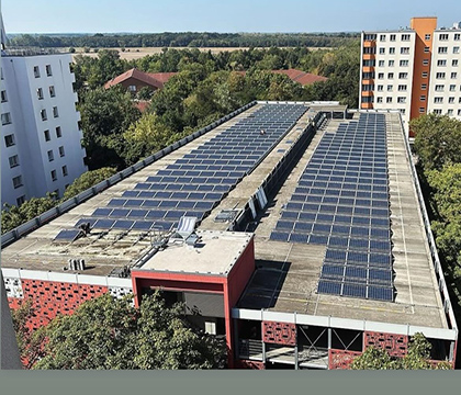 Cómo instalar un soporte solar para techo plano